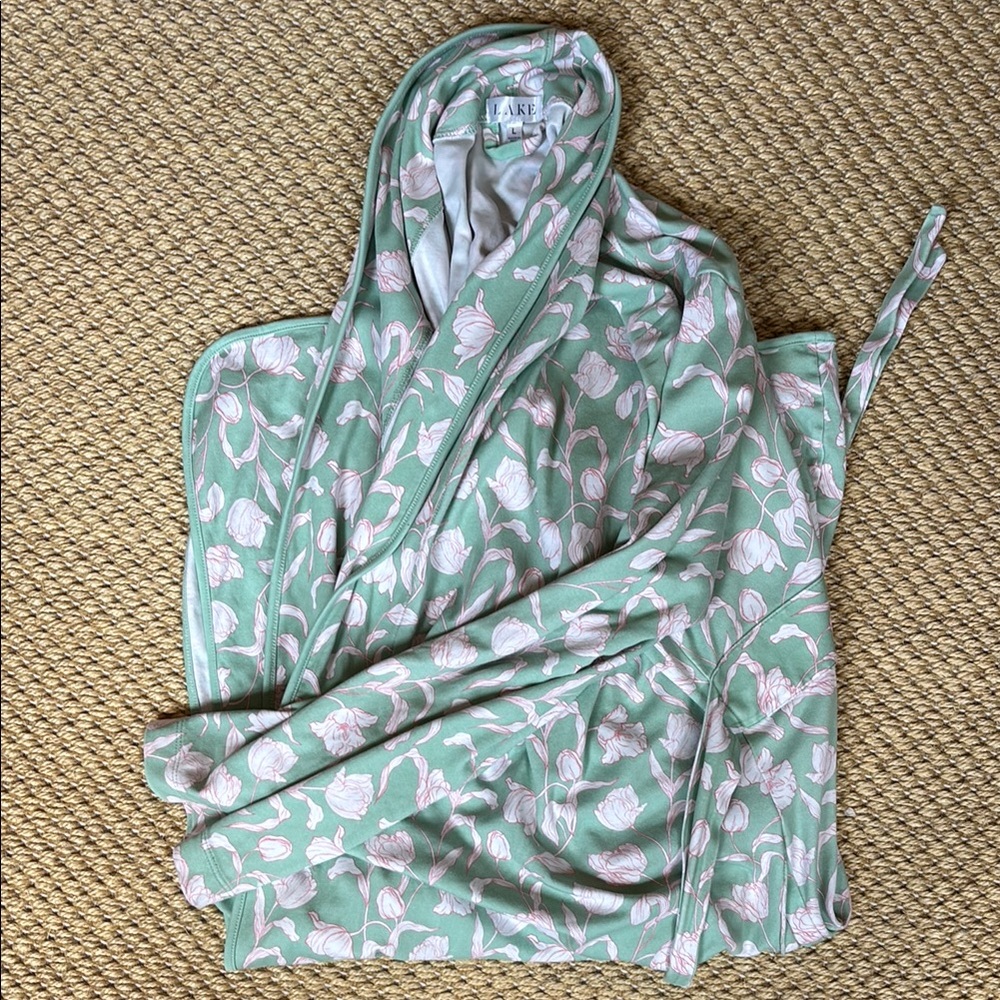 LAKE pajamas Floral Green and White Robe